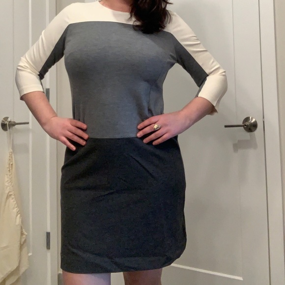 ⚪️Color Block Dress ⚪️ - Picture 1 of 5